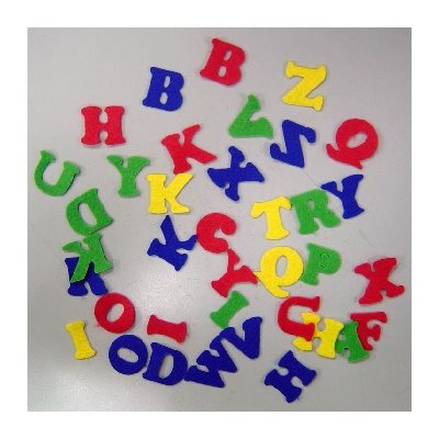 Feutrine en formes de lettres 104 / pqt